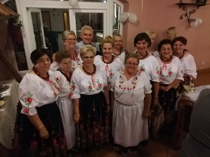 Tak się bawią seniorzy z gminy Oleśnica na balach (ZDJĘCIA)