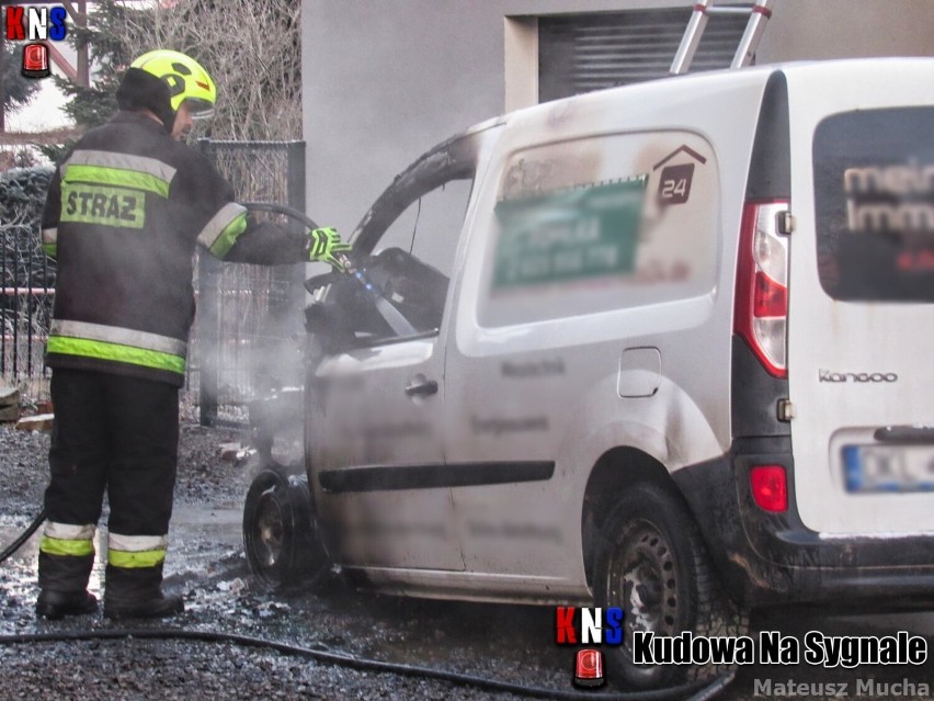 Kudowa-Czermna: pożar samochodu za budynkiem przy ul....