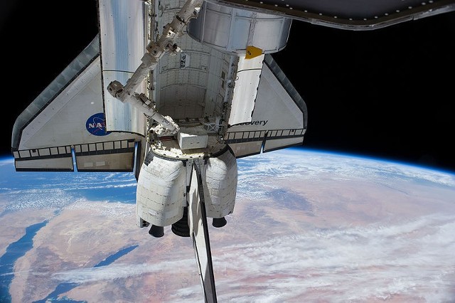 Źródło: http://commons.wikimedia.org/wiki/File:STS-131_Discovery_above_Gulf_of_Suez_and_Aqaba.jpg