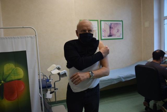 Pierwsze szczepienia w szpitalu w Międzyrzeczu. Prezes zaszczepił się jako 51. A mógł jako pierwszy. Jeżeli plan wypali - tysiąc szczepień tygodniowo - to będzie w dużym stopniu zasługa Waldemara Taborskiego.