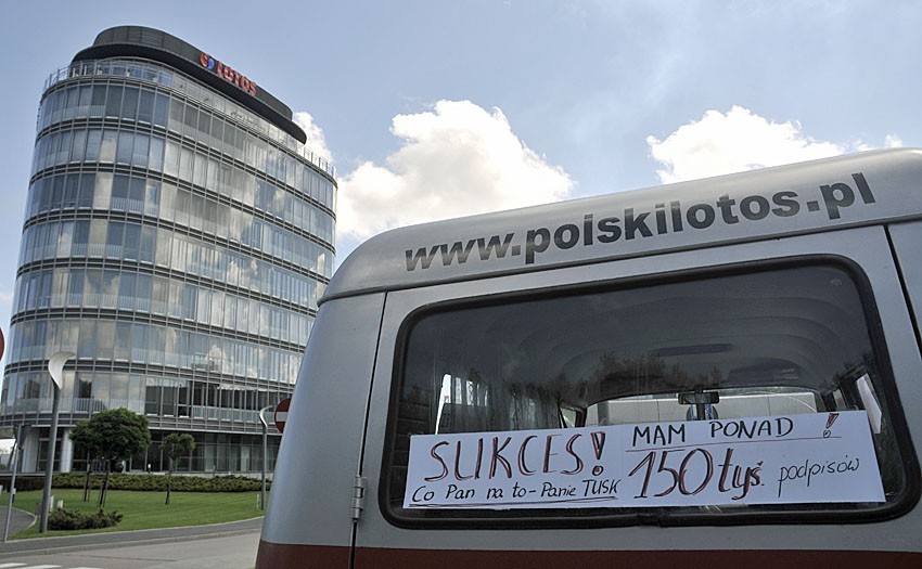 Gdańsk: Obywatelski projekt zakazujący prywatyzacji Lotosu zyskał 150 tys. podpisów poparcia