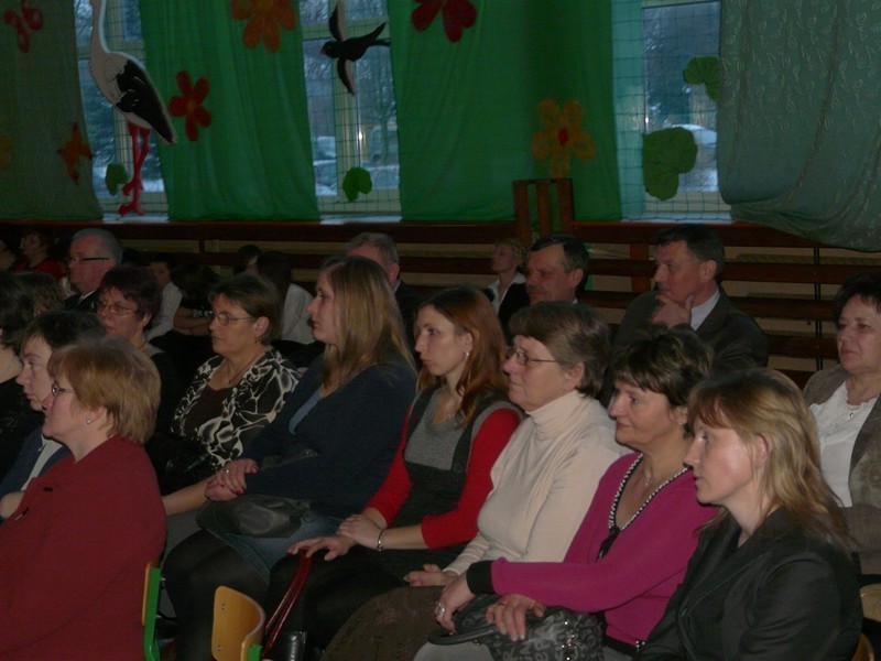 Gminny Dzień Kobiet w Zespole Szkół w Zadzimiu