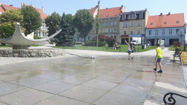 Kurtyna wodna ustawiona na rynku jest drugą działająca w mieście.