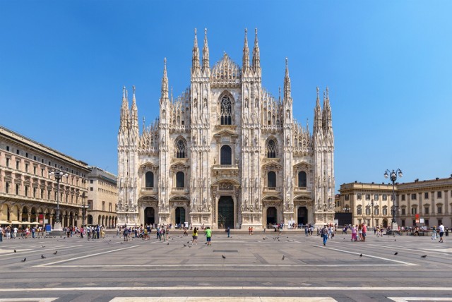 Jedna z użytkowniczek TikToka podzieliła się sprytnym sposobem na to, jak wejść do środka słynnej katedry w Mediolanie zupełnie za darmo – zobaczcie sami.