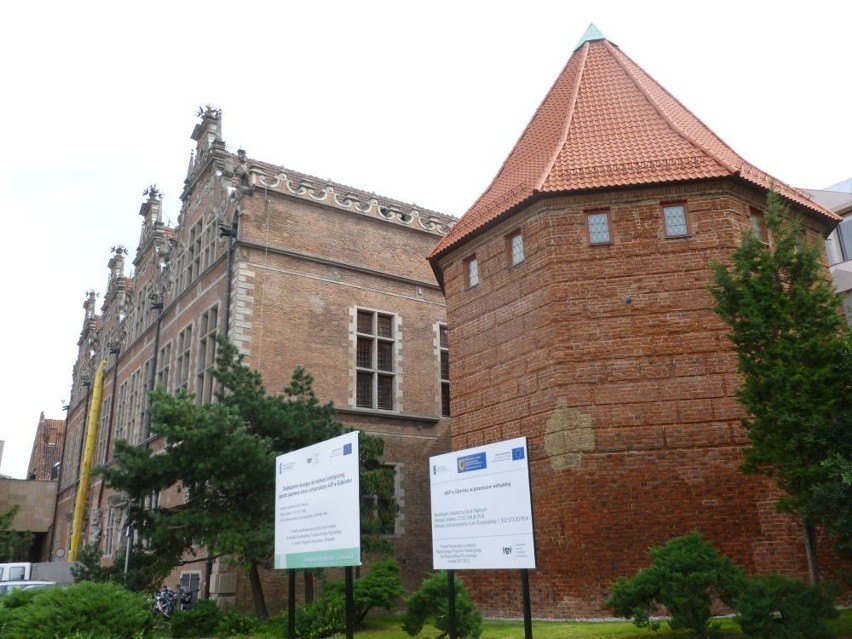 Gdańsk: Zrzutka na rzecz Wielkiej Zbrojowni? Dlaczego nie potrafimy zadbać o tę perłę architektury?