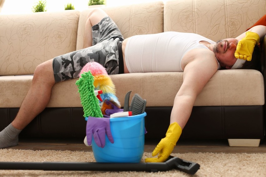 Czy można schudnąć sprzątając lub pracując zdalnie? Nie bądźcie optymistami