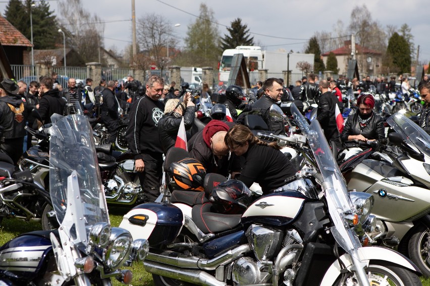 Tłumy motocyklistów na rozpoczęciu sezonu w Dębowcu [ZDJĘCIA]