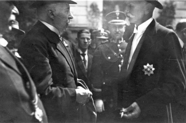 W 1924 roku nasze miasto odwiedził prezydent Rzeczpospolitej, Stanisław Wojciechowski. W Bydgoszczy spotkał się między innymi z mieszkającym tu od niedawna znanym i cenionym pisarzem, Józef Weyssenhoffem.