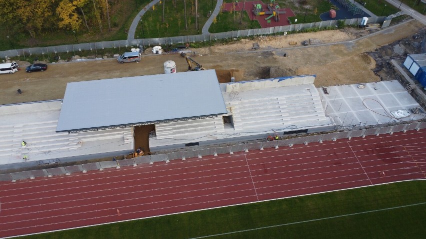 Budowa zaplecza sportowego z trybunami - październik 2022