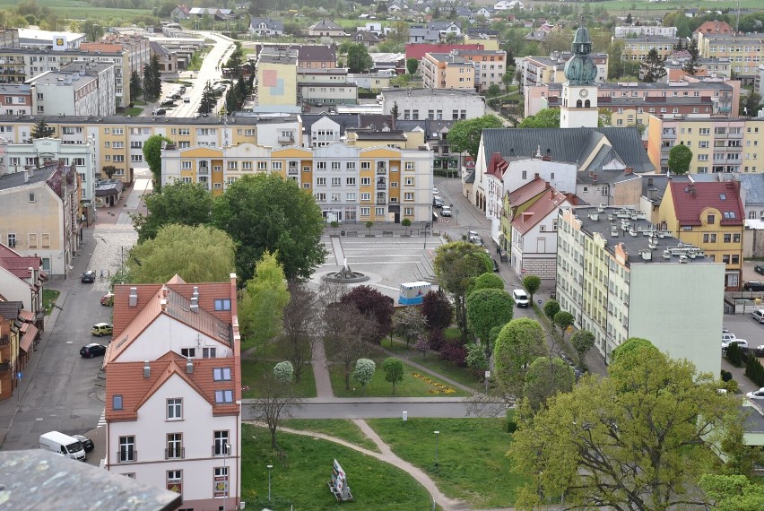 Człuchów z góry! Zobaczcie, jak wygląda miasto ze szczytu wieży zamkowej w pogodny dzień FOTO