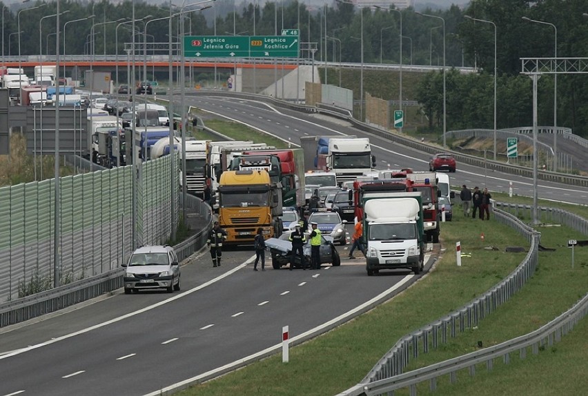 Pierwszy wypadek na drodze ekspresowej s3 pod Legnicą