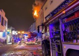 Nowy Tomyśl. Tragiczny pożar kamienicy na ulicy Mickiewicza. Jedna osoba nie żyje, trzy ranne. Ruszyły zbiórki [ZDJĘCIA]