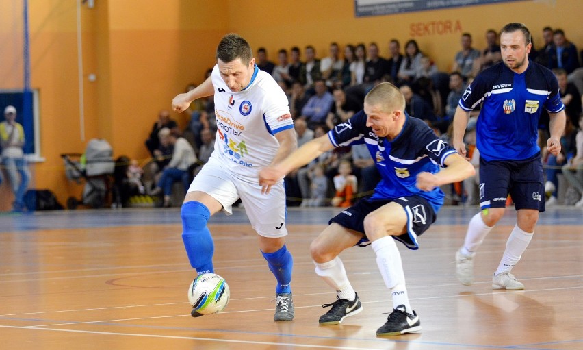 II liga futsalu: W meczu o awans do I ligi BestDrive Futsal Piła uległ nieznacznie drużynie TAF Toruń. Zobaczcie zdjęcia z tego meczu