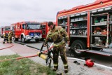 Wyciek kwasu na terenie jednego z zakładów w Piotrkowie Kujawskim. Pomogli strażacy