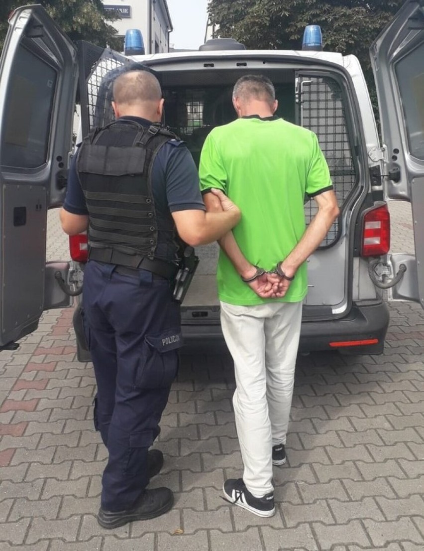 Mieszkaniec Radomska zatrzymany za narkotyki i nielegalny tytoń. Trafił do aresztu