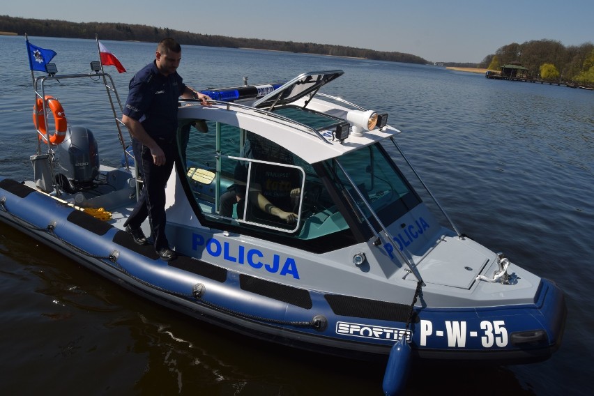 Policja w Szczecinku ma nową motorówkę [zdjęcia]
