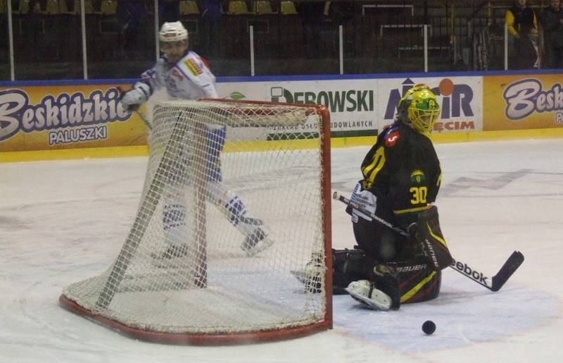 Unia Oświęcim po karnych pokonała u siebie GKS Katowice 4:3, zbliżając się do zajęcia 5. miejsca