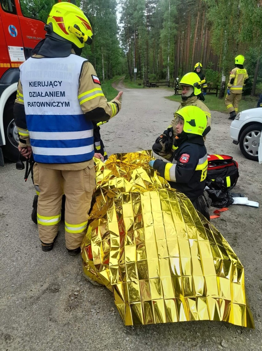 Wypadek na drodze Kaczory-Kalina. Strażacy mogli sprawdzić swoje umiejętności [ZDJĘCIA]