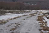 Zniszczone drogi gminne i wiejskie w gminie Zarszyn. Mieszkańcy oskarżają przedsiębiorcę z Beska
