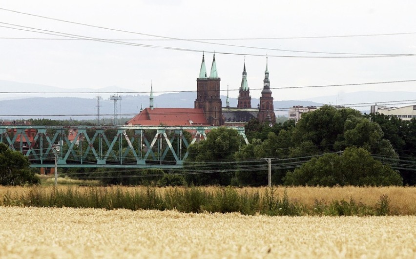 Tak wygląda Legnica widziana z wysokości ulicy...