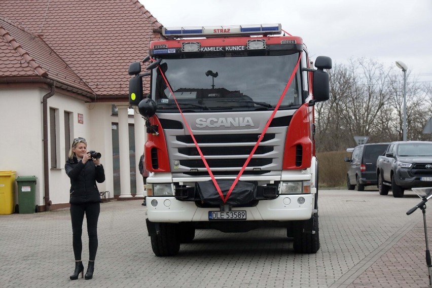 Ciężki Samochód Gaśniczy marki Scania przekazany do OSP w Kunicach, zdjęcia
