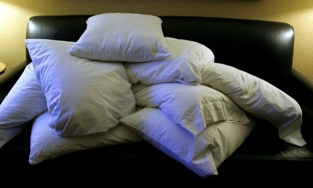 Źródło: http://commons.wikimedia.org/wiki/File:Pile_of_pillows.jpg?uselang=pl