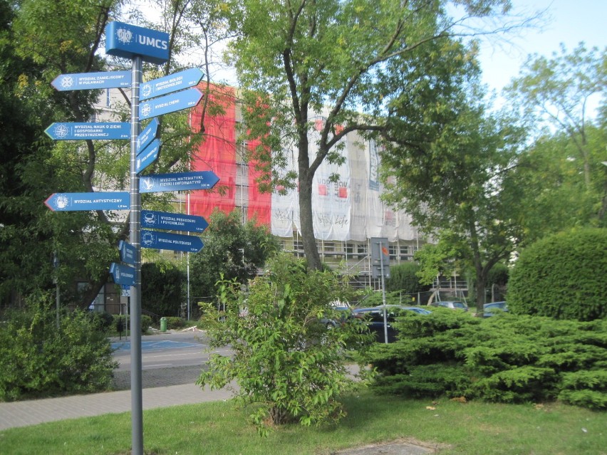 Trwa docieplanie Biblioteki Głównej UMCS w Lublinie