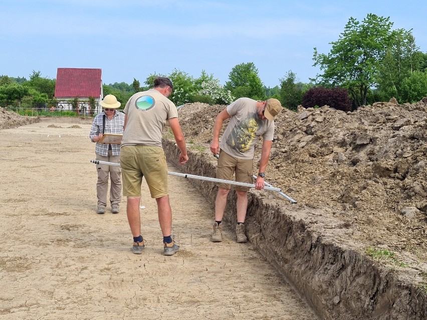 Wykopaliska archeologiczne w Lesku.