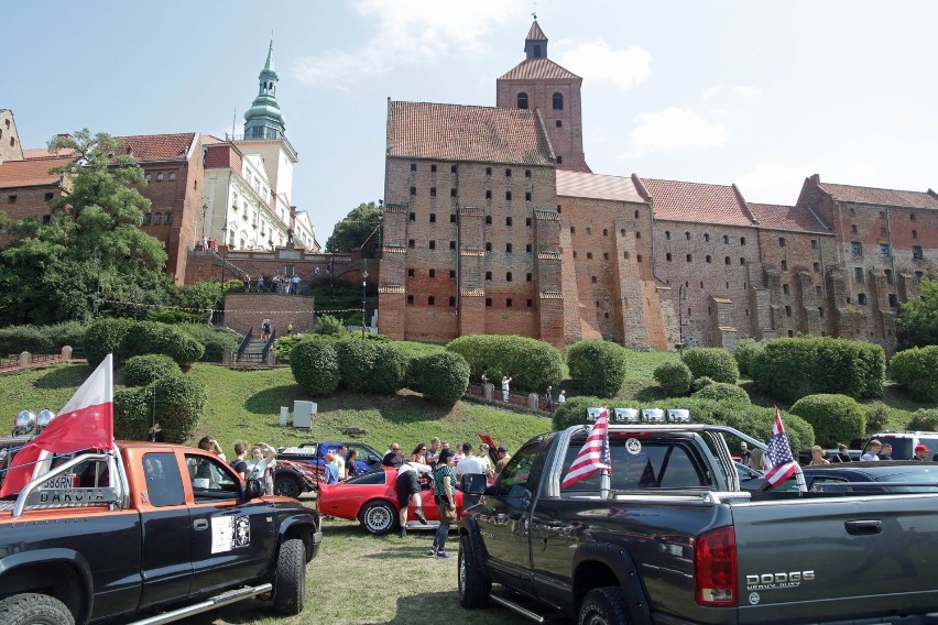 Auta uczestników XI Zlotu Samochodów Amerykańskich i...