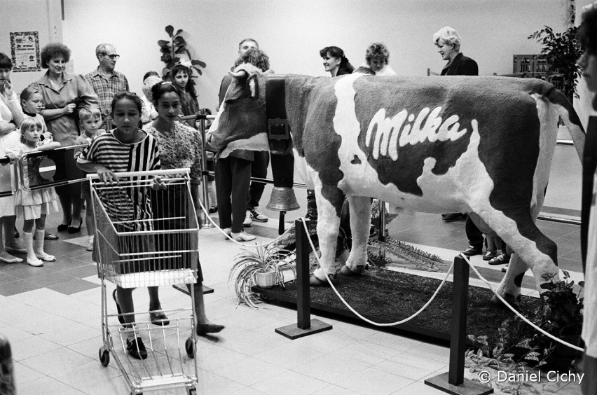 Mieszkańcy Piły na zakupach w DH Stokłosa. Mamy dla Was drugą część zdjęć z 1993 roku! 