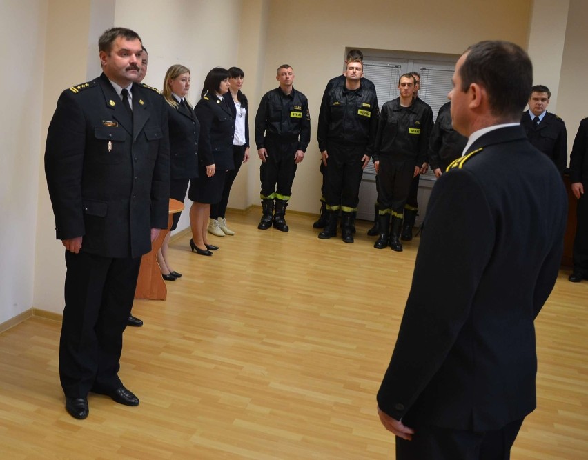Malbork: Komendant wojewódzki PSP pożegnał strażaków odchodzących na emeryturę