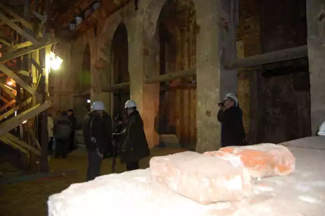 Prace ratujące kościół w Gnojewie przed zawaleniem odbyły się pod koniec 2009 roku.