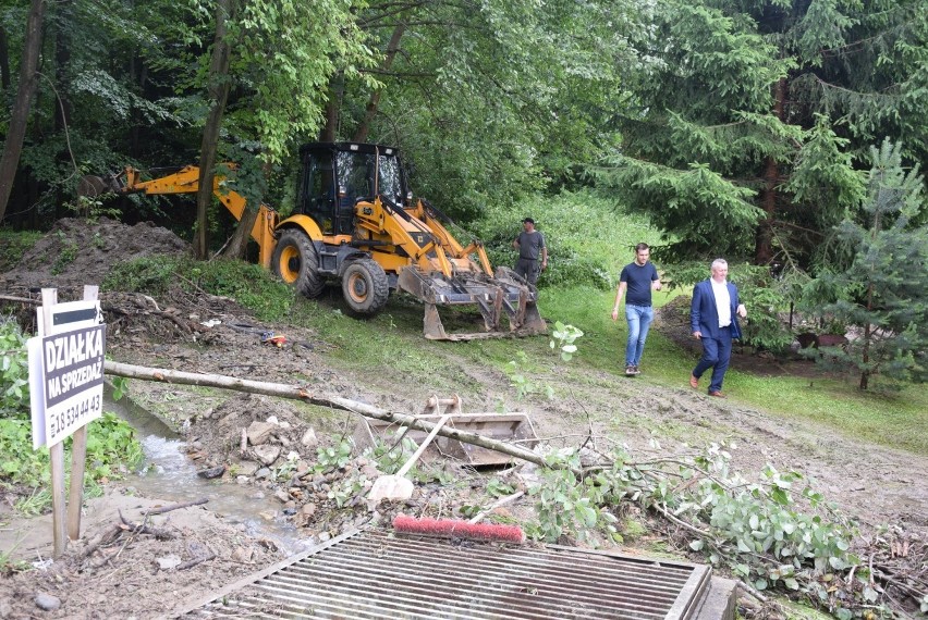 Stary Sącz. Ulewne deszcze uszkodziły 9 mostów i 21 kilometrów dróg