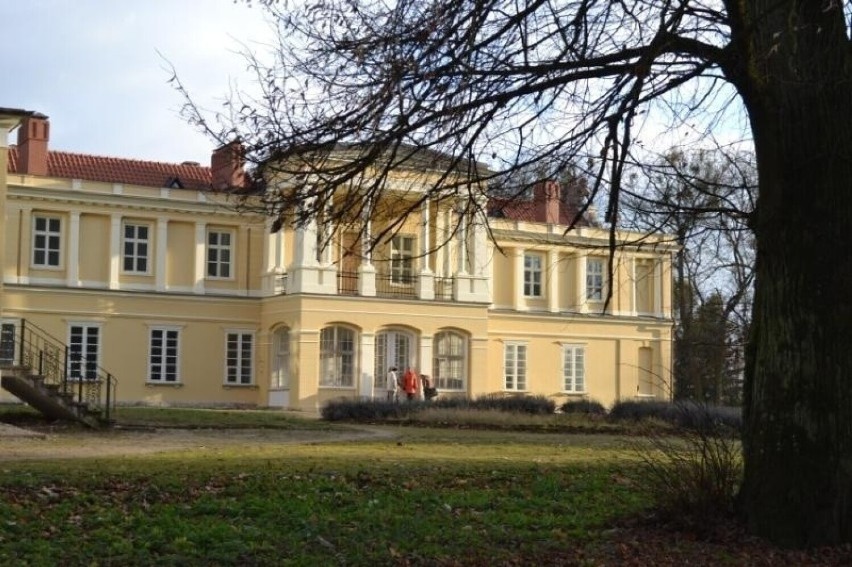 Pałac hrabiów Sierakowskich w Waplewie Wielkim