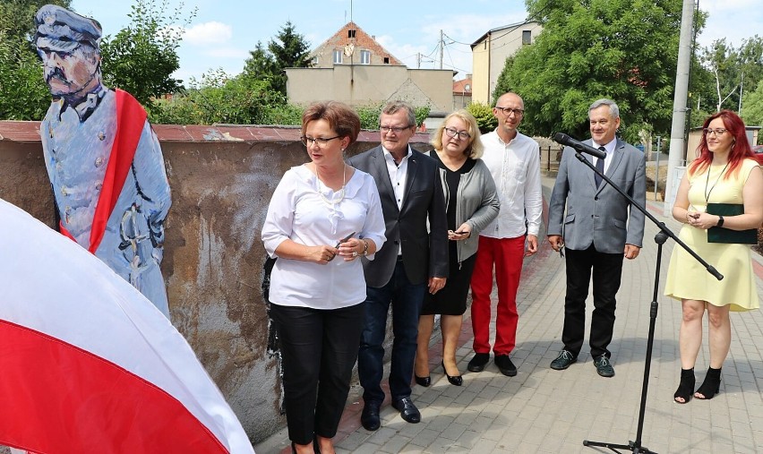 Józef Piłsudski w Wyrzysku. Odsłonięto nowy mural [ZOBACZ ZDJĘCIA]