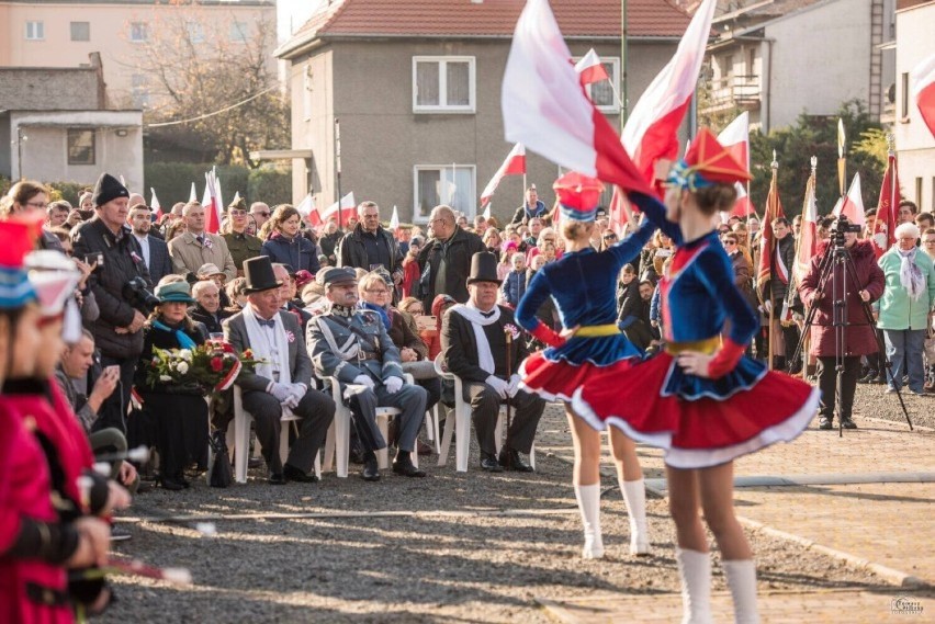 Radosne świętowanie Narodowego Święta Niepodległości w Dzierżoniowie