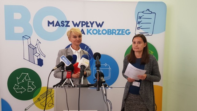 od lewej: prezydent miasta Anna Mieczkowska i Joanna Pawlak poinformowały w środę o szczegółach budżetu obywatelskiego