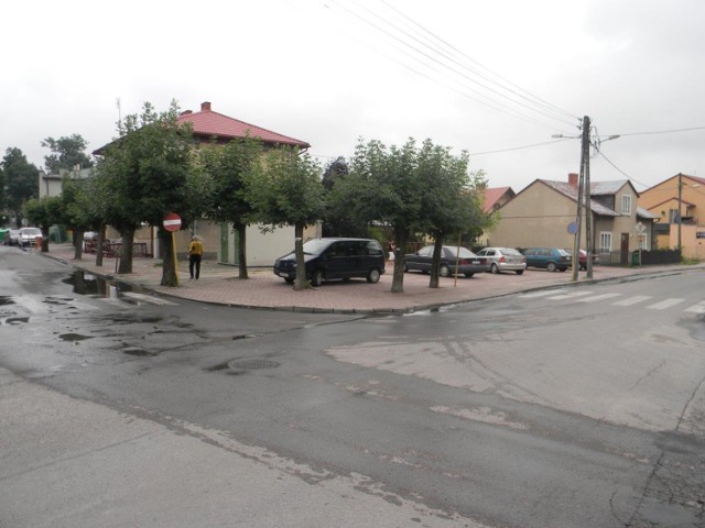 Urzędnicy szukają firmy, która zagospodaruje plac po targu przy skrzyżowaniu Ogrodowej i Strażackiej w Opolu Lubelskim
