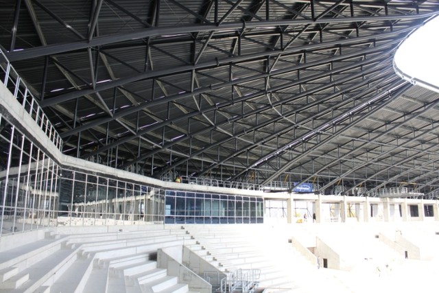 Stadion miejski w Tychach. Termin zakończenia budowy - 11 czerwca 2015 r.