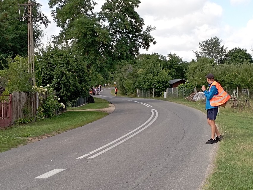 Pielgrzymi na Jasną Górę przechodzą przez powiat skierniewicki. Przed nimi jeszcze 9 dni marszu