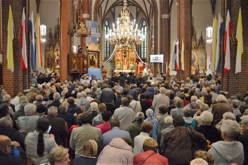 RAWICZ. Parafia Chrystusa Króla i Zwiastowania NMP - była kontrola hałasu emitowanego przez głośniki i mandat dla proboszcza [ZDJĘCIA]