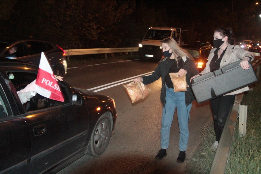 Strajk Kobiet w Straszynie. Kolejny protest  po wyroku TK w sprawie aborcji. Tym razem pieszo-samochodowy |ZDJĘCIA