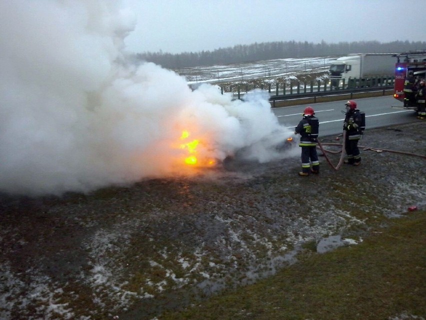 Stanisławie pożar samochodu na A1