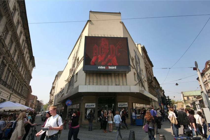 Oskarżony o molestowanie dyrektor Henryk Jacek Schoen...