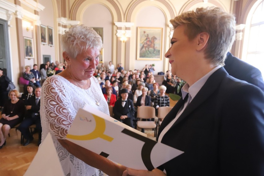 W auli III Liceum Ogólnokształcącego 121 pracowników oświaty...