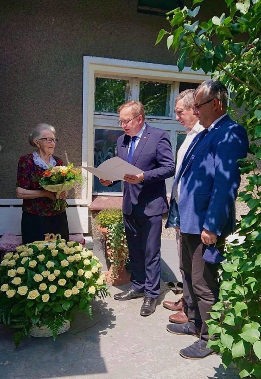 Setne urodziny pani Berty Pyki z Pawełek w gminie Kochanowice