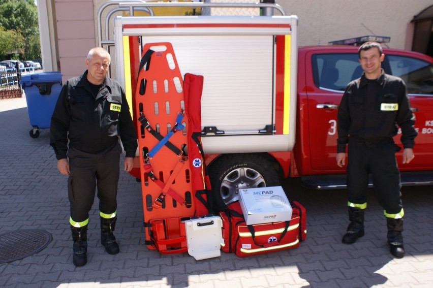 W Starych Bogaczowicach podarowano sprzęt strażakom ochotnikom