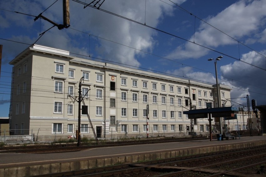Wyremontowany budynek dworca PKP Gdynia Główna otwarty w połowie czerwca. Będzie wizytówką miasta?