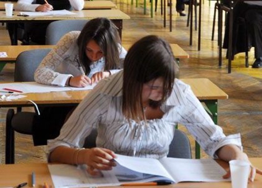 26 kwietnia gimnazjaliści piszą test gimnazjalny z języka...