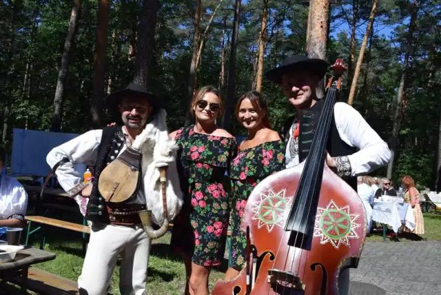 Piknik Śląski w Domu Pomocy Społecznej "Zameczek" w Lublińcu. Integracja, rozrywka i dobra kuchnia